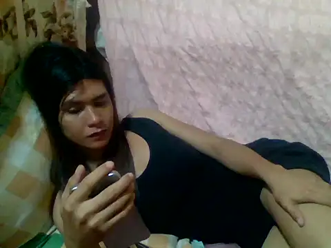Snapshot of luna_veille chatting on May 2026 03:55:02 AM luna veille online show from May 2026 03:55:02 AM