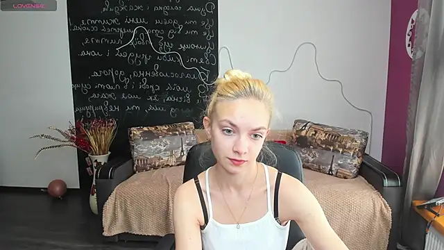 SonnySofia online show from May 2026 05:38:02 AM