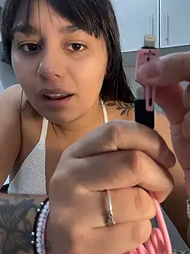 daranoirvc online show from April 2026 11:16:01 PM