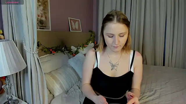 Snapshot of April_Jackson chatting on April 2026 01:06:01 AM April Jackson online show from April 2026 01:06:01 AM