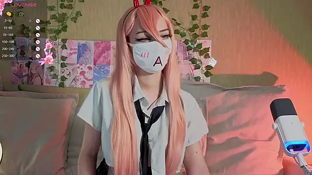 Snapshot of LunaNyanmi chatting on April 2026 09:54:01 AM LunaNyanmi online show from April 2026 09:54:01 AM