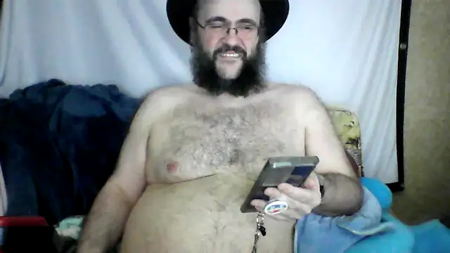 Snapshot of BriTheTopBear chatting on April 2026 03:12:01 AM BriTheTopBear online show from April 2026 03:12:01 AM