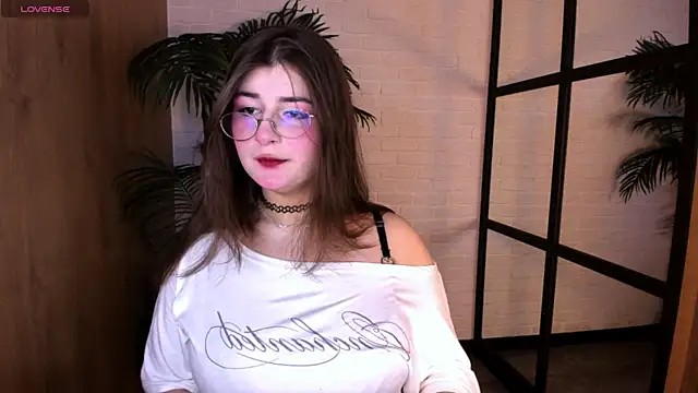 Snapshot of HaniaWish chatting on July 2026 01:29:02 PM HaniaWish online show from July 2026 01:29:02 PM