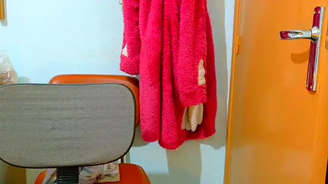 Snapshot of MojaditPussy chatting on April 2026 05:35:02 AM MojaditPussy online show from April 2026 05:35:02 AM