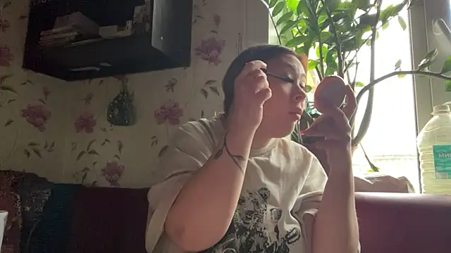 Snapshot of chatting on April 2026 11:15:02 AM online show from April 2026 11:15:02 AM