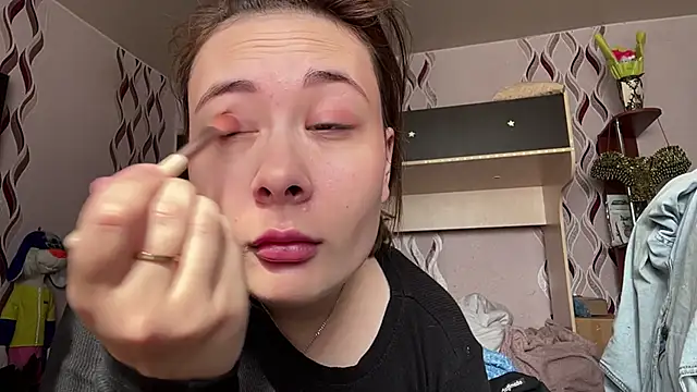 Snapshot of chatting on April 2026 12:01:01 PM online show from April 2026 12:01:01 PM