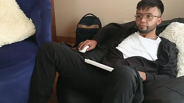 bbctoptwink online show from April 2026 03:40:02 PM