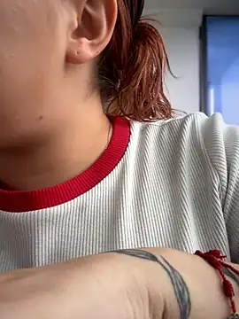 Snapshot of ziara_white chatting on April 2026 06:58:02 PM ziara white online show from April 2026 06:58:02 PM