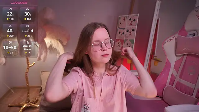 Snapshot of More_Sonne chatting on April 2026 01:49:02 PM More Sonne online show from April 2026 01:49:02 PM