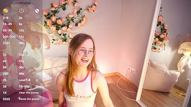 Snapshot of More_Sonne chatting on June 2026 01:56:01 PM More Sonne online show from June 2026 01:56:01 PM