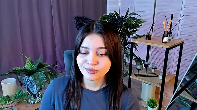 Snapshot of MarianneAuvil chatting on April 2026 04:17:02 AM MarianneAuvil online show from April 2026 04:17:02 AM