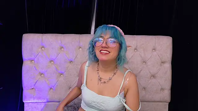 Snapshot of Zafiro_Kitsune chatting on July 2026 03:56:02 AM Zafiro Kitsune online show from July 2026 03:56:02 AM
