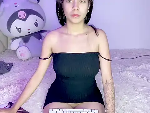 Snapshot of _Oxxme chatting on April 2026 11:10:02 PM Oxxme online show from April 2026 11:10:02 PM