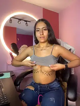 Snapshot of DulceLatinaxo chatting on July 2026 06:21:02 PM DulceLatinaxo online show from July 2026 06:21:02 PM