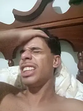 raiotrajado online show from April 2026 04:15:02 AM