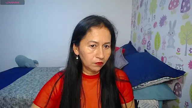 Snapshot of Tyna_b chatting on June 2026 01:39:01 AM Tyna b online show from June 2026 01:39:01 AM