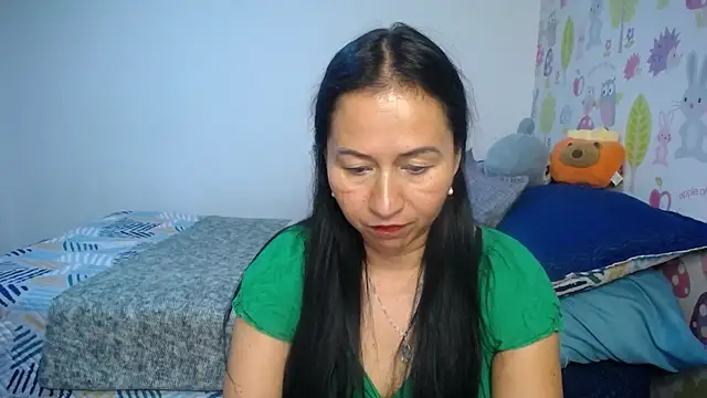 Snapshot of Tyna_b chatting on July 2026 11:04:02 PM Tyna b online show from July 2026 11:04:02 PM