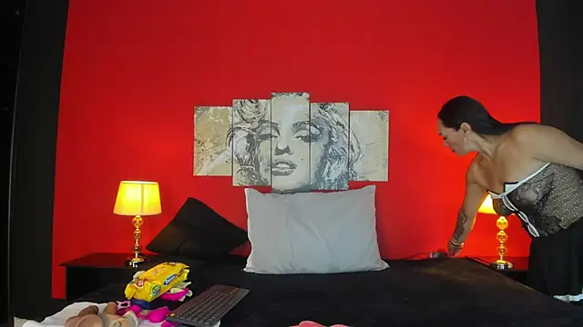 Snapshot of LucianaMadura1 chatting on April 2026 05:53:02 PM LucianaMadura1 online show from April 2026 05:53:02 PM