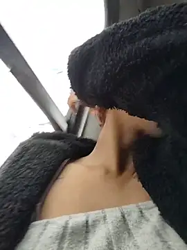 Snapshot of Mia_0-4 chatting on April 2026 08:35:02 PM Mia 0-4 online show from April 2026 08:35:02 PM