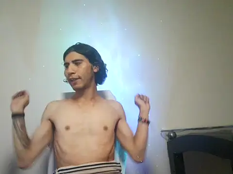 Snapshot of Alex_rose777 chatting on April 2026 10:21:02 PM Alex rose777 online show from April 2026 10:21:02 PM