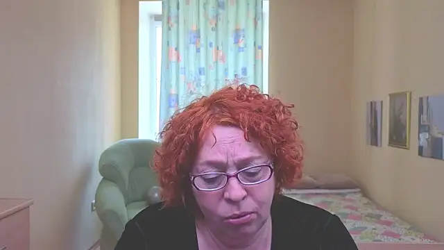 Snapshot of Fara_Flutte chatting on April 2026 08:28:02 AM Fara Flutte online show from April 2026 08:28:02 AM