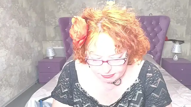 Snapshot of Fara_Flutte chatting on June 2026 12:00:02 PM Fara Flutte online show from June 2026 12:00:02 PM