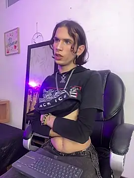 Snapshot of lucius_morningstar chatting on April 2026 08:47:01 PM lucius morningstar online show from April 2026 08:47:01 PM