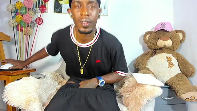 Snapshot of pipe_monstercock chatting on April 2026 07:18:02 PM pipe monstercock online show from April 2026 07:18:02 PM