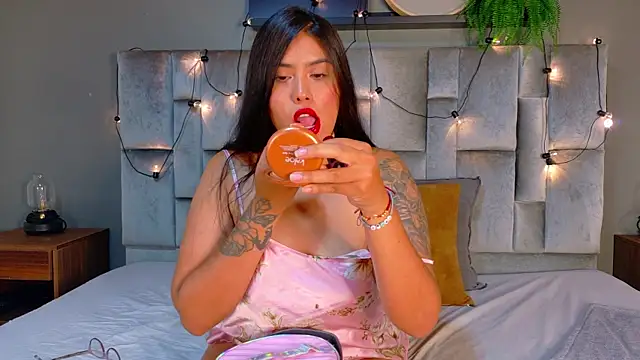 Snapshot of AriannaLux__ chatting on April 2026 07:40:02 PM AriannaLux online show from April 2026 07:40:02 PM