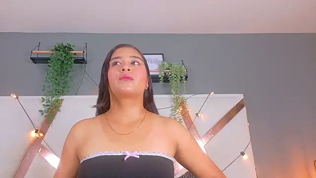 Snapshot of LeslyTaylor_ chatting on April 2026 07:51:02 PM LeslyTaylor online show from April 2026 07:51:02 PM