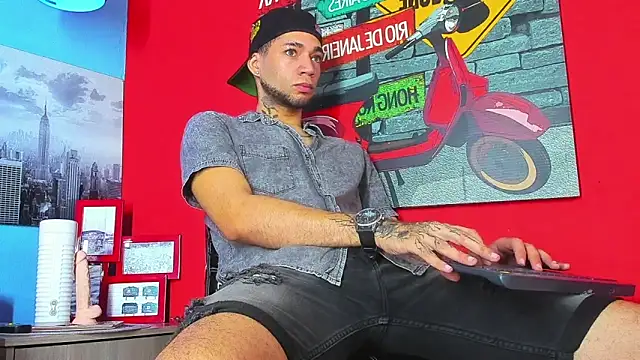 Daniel huge22 online show from April 2026 02:01:02 PM