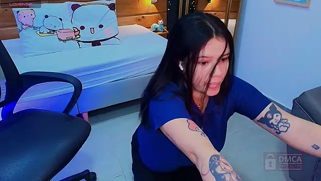 aria bloomer online show from April 2026 07:07:02 PM