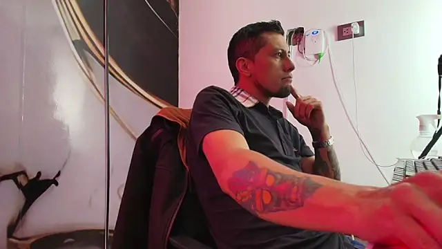 Snapshot of doko_Roxy chatting on April 2026 01:32:01 AM doko Roxy online show from April 2026 01:32:01 AM