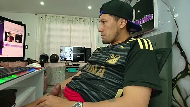 Snapshot of doko_Roxy chatting on April 2026 06:26:01 PM doko Roxy online show from April 2026 06:26:01 PM