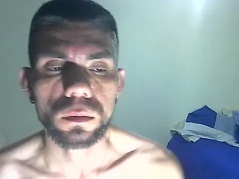 Snapshot of thomas2wood chatting on May 2026 12:19:01 AM thomas2wood online show from May 2026 12:19:01 AM
