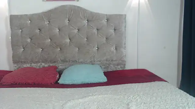 Snapshot of lunakisscs chatting on April 2026 09:15:02 PM lunakisscs online show from April 2026 09:15:02 PM