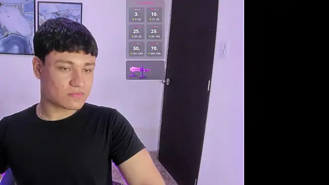 Snapshot of FemNoah chatting on April 2026 08:36:02 PM FemNoah online show from April 2026 08:36:02 PM