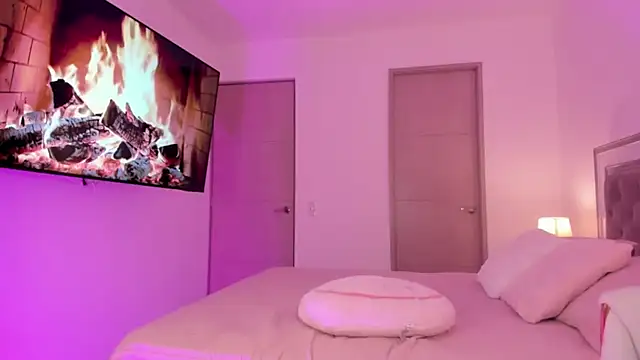 Snapshot of im_amberr chatting on April 2026 12:04:01 AM im amberr online show from April 2026 12:04:01 AM