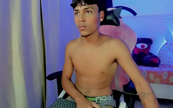 Snapshot of Angel_foxc_ chatting on April 2026 03:45:01 AM Angel foxc online show from April 2026 03:45:01 AM