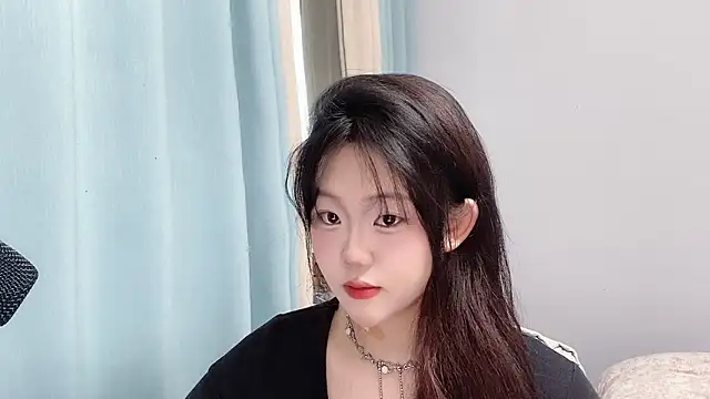 Snapshot of Lilababy00 chatting on April 2026 02:18:01 AM Lilababy00 online show from April 2026 02:18:01 AM