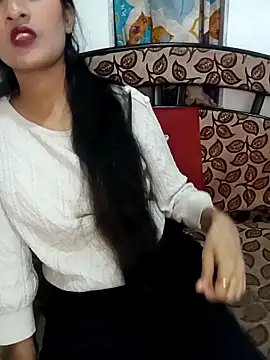 Snapshot of Ceruu chatting on April 2026 06:24:02 PM Ceruu online show from April 2026 06:24:02 PM