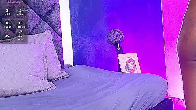 Snapshot of hilary_banks1 chatting on April 2026 03:46:02 AM hilary banks1 online show from April 2026 03:46:02 AM