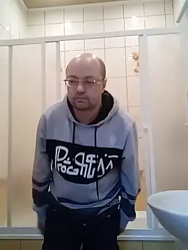 Luceriusbigass online show from February 2025 03:32:02 PM