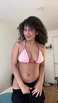 Snapshot of holaRosa chatting on April 2026 09:20:02 PM holaRosa online show from April 2026 09:20:02 PM