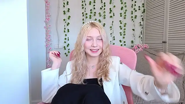 vielleee online show from June 2026 09:33:01 AM