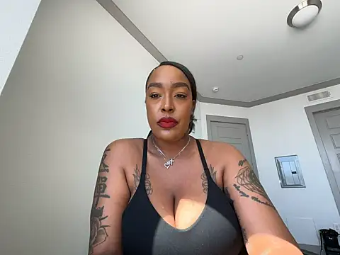 Tia Lovely online show from May 2026 09:01:01 PM