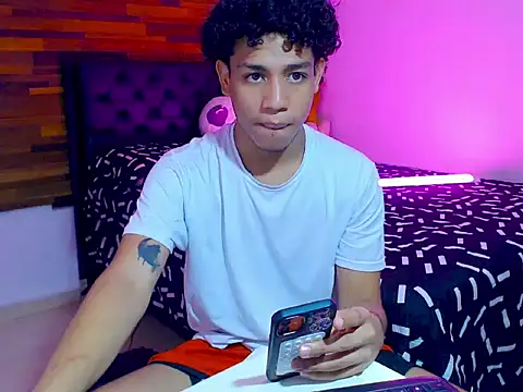 Snapshot of aarom_ chatting on April 2026 01:11:02 AM aarom online show from April 2026 01:11:02 AM