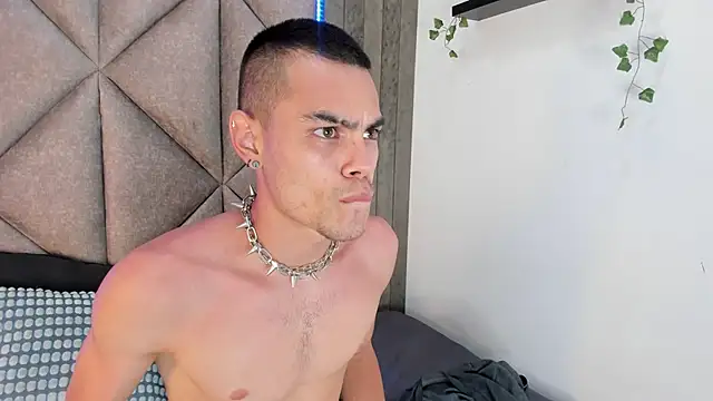 Snapshot of RomeoBoselli__ chatting on April 2026 07:52:02 PM RomeoBoselli online show from April 2026 07:52:02 PM