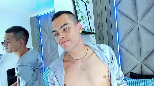 Snapshot of RomeoBoselli__ chatting on April 2026 07:40:02 PM RomeoBoselli online show from April 2026 07:40:02 PM