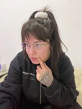 cherryxxox online show from May 2026 04:19:01 AM